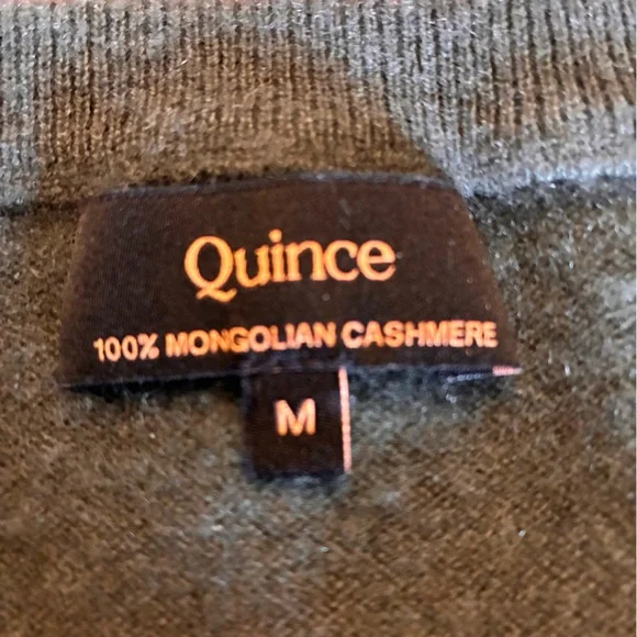 Quince 100% Mongolian Cashmere Crewneck Sweater in green - Picture 6 of 7